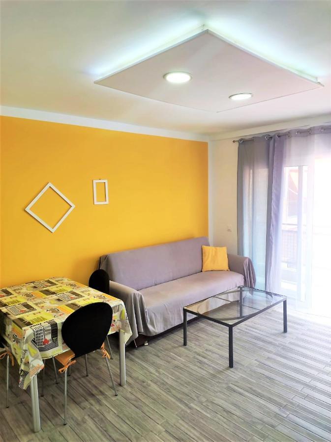 Cris Sol Apartments Los Cristianos  Bagian luar foto