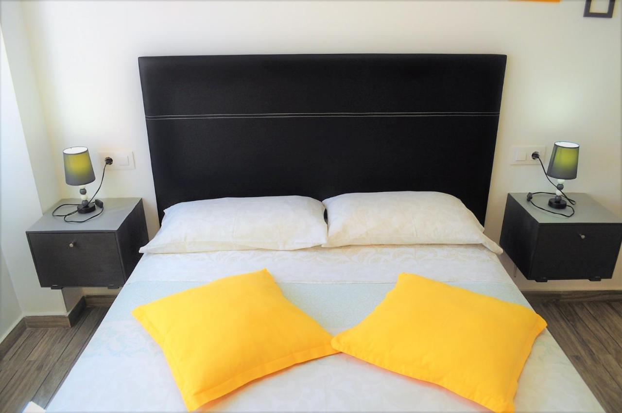 Cris Sol Apartments Los Cristianos  Bagian luar foto